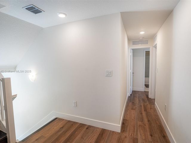 Продажа дома по адресу 4269 NW 83rd Path - фото 6210974