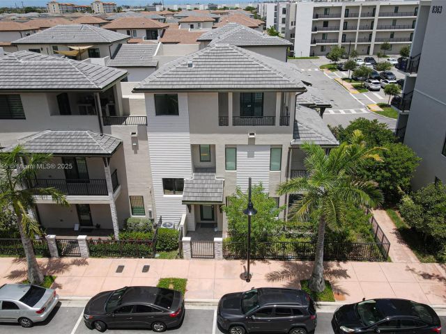 Продажа дома по адресу 4269 NW 83rd Path - фото 6210985