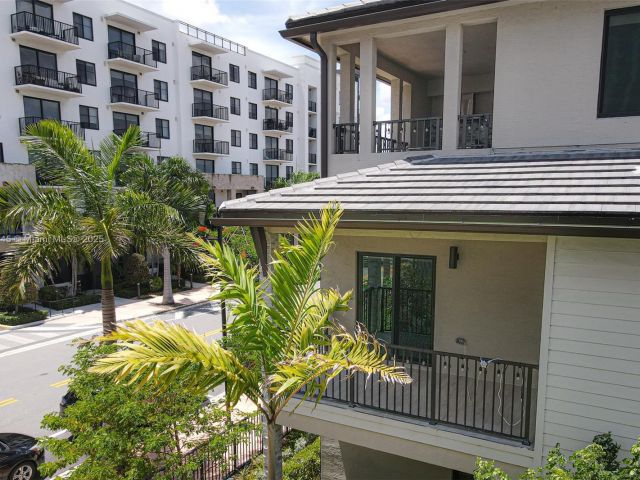 Продажа дома по адресу 4269 NW 83rd Path - фото 6210986