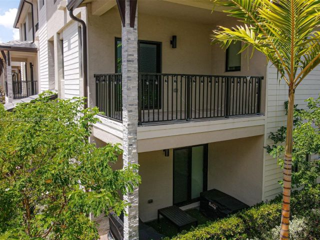 Продажа дома по адресу 4269 NW 83rd Path - фото 6210987