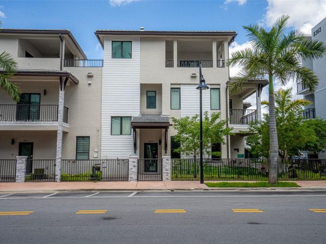 Продажа дома по адресу 4269 NW 83rd Path - фото 6210989