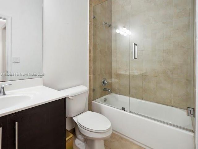 Дом в аренду по адресу 7042 NW 103rd Path - фото 6211217