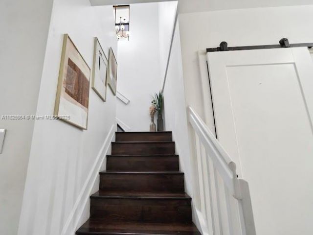 Дом в аренду по адресу 7042 NW 103rd Path - фото 6211224