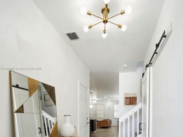 Дом в аренду по адресу 7042 NW 103rd Path - фото 6211228