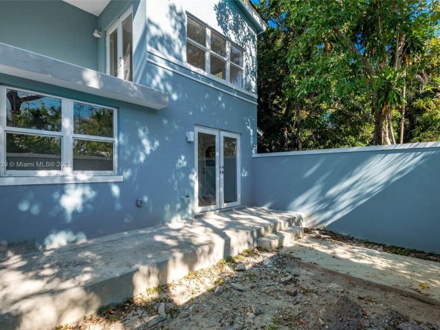 Продажа дома по адресу 854 SE 12 ct 8 - фото 6211423