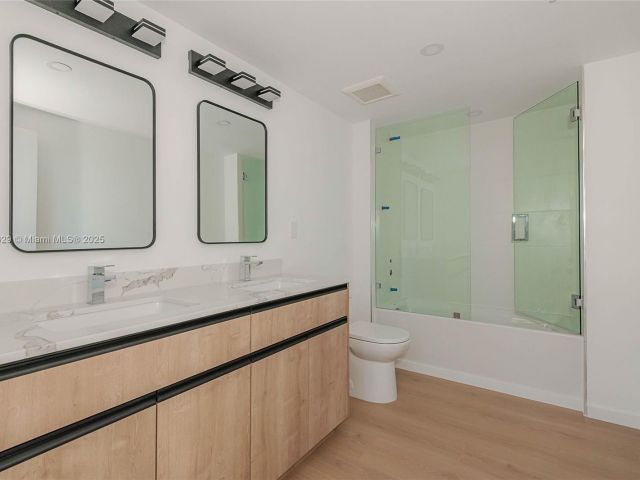 Продажа дома по адресу 854 SE 12 ct 8 - фото 6211430