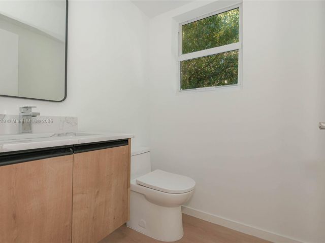 Продажа дома по адресу 854 SE 12 ct 8 - фото 6211431