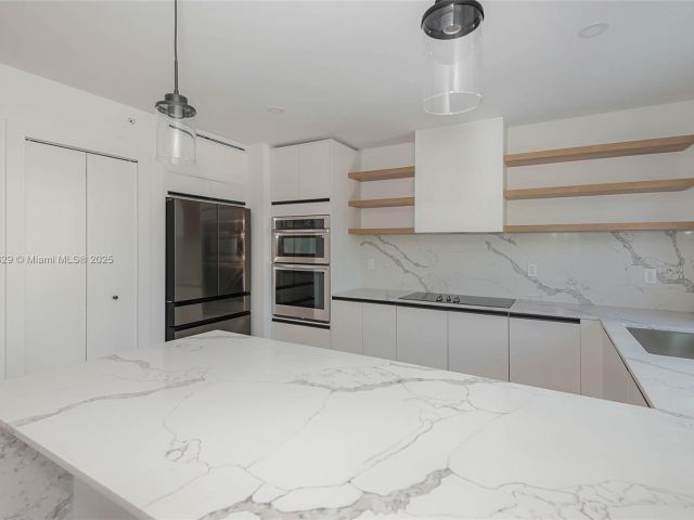 Продажа дома по адресу 854 SE 12 ct 8 - фото 6211438