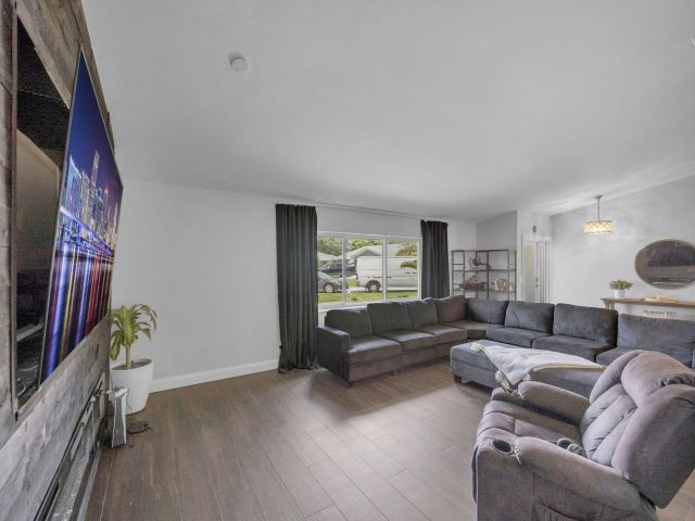 Продажа дома по адресу 17516 Birchwood Drive - фото 6390963
