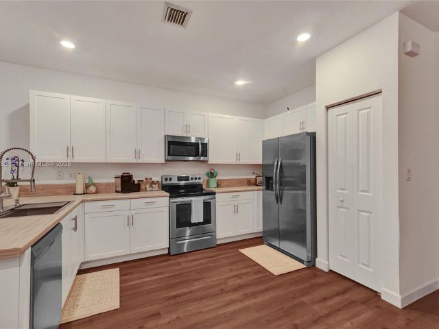 Продажа дома по адресу 13371 SW 287th Ter 13371 - фото 6211782