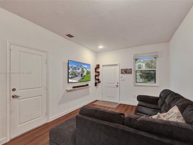 Продажа дома по адресу 13371 SW 287th Ter 13371 - фото 6211786