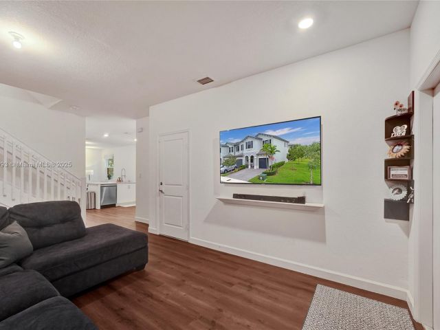 Продажа дома по адресу 13371 SW 287th Ter 13371 - фото 6211787