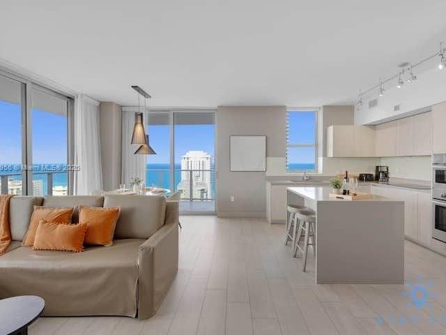 Продажа квартиры #R2001 - фото 6213113