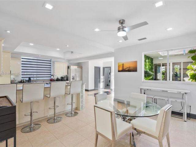 Дом в аренду по адресу 13815 SW 38th St - фото 6215532