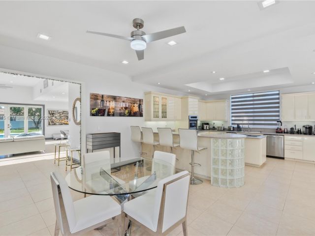 Дом в аренду по адресу 13815 SW 38th St - фото 6215534