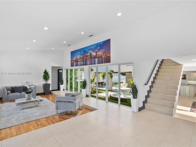 Дом в аренду по адресу 13815 SW 38th St - фото 6215535