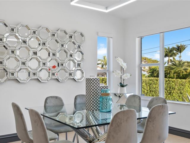 Дом в аренду по адресу 13815 SW 38th St - фото 6215537