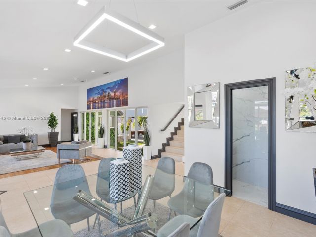 Дом в аренду по адресу 13815 SW 38th St - фото 6215538