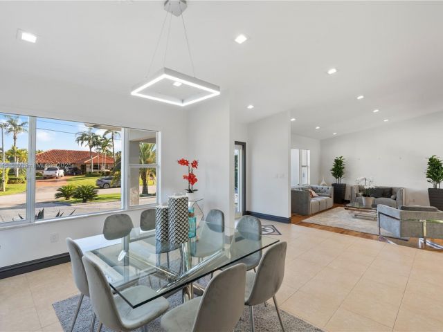 Дом в аренду по адресу 13815 SW 38th St - фото 6215539