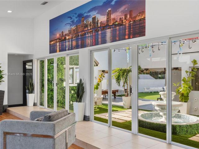 Дом в аренду по адресу 13815 SW 38th St - фото 6215542