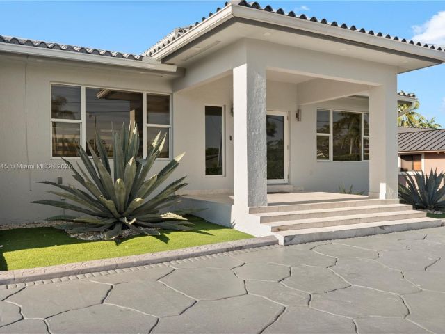 Дом в аренду по адресу 13815 SW 38th St - фото 6215544