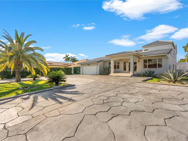 Дом в аренду по адресу 13815 SW 38th St - фото 6215546