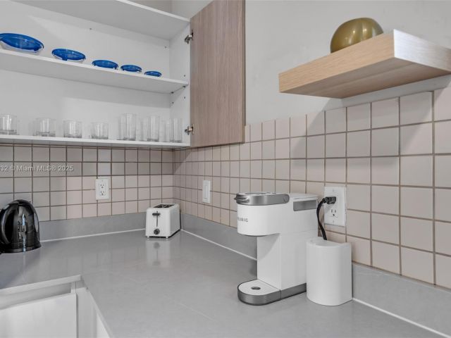 Продажа дома по адресу 507 NW 8th Ave #2 - фото 6213471