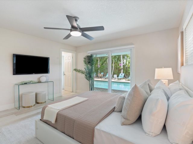 Продажа дома по адресу 211 NW 17th Street - фото 6223580