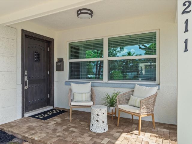 Продажа дома по адресу 211 NW 17th Street - фото 6223594