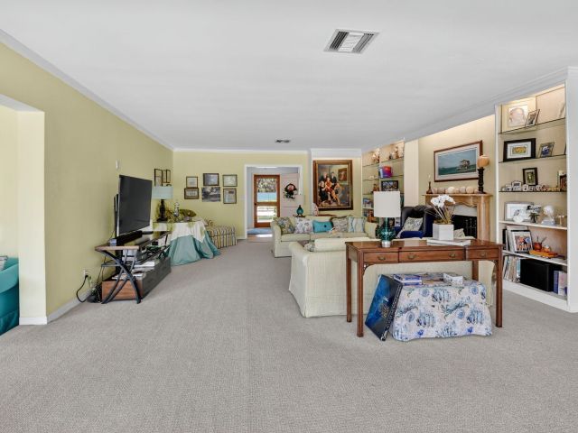 Продажа дома по адресу 1095 Hibiscus Lane - фото 6219318