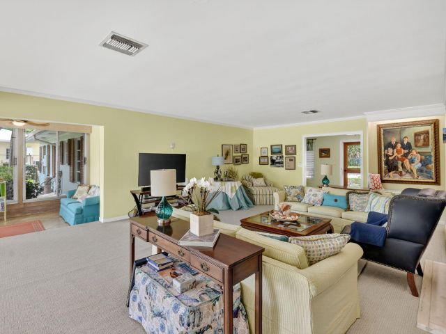 Продажа дома по адресу 1095 Hibiscus Lane - фото 6219319