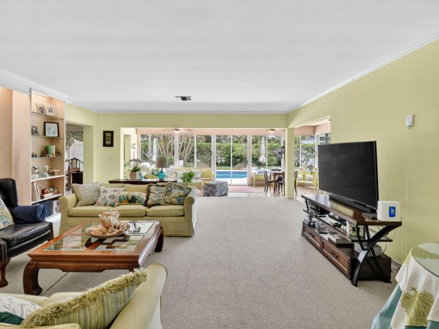 Продажа дома по адресу 1095 Hibiscus Lane - фото 6219320