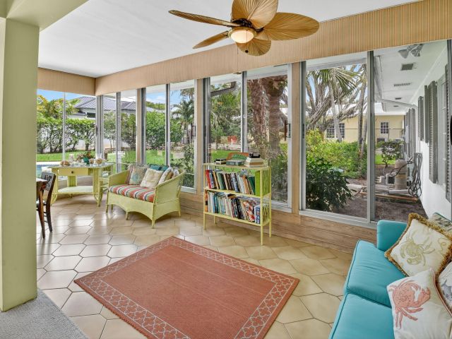 Продажа дома по адресу 1095 Hibiscus Lane - фото 6219322