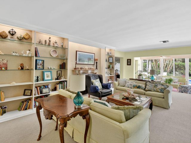 Продажа дома по адресу 1095 Hibiscus Lane - фото 6219328