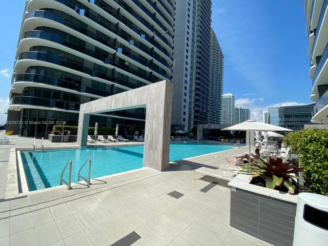 Квартира в аренду номер1706 - фото 6219650