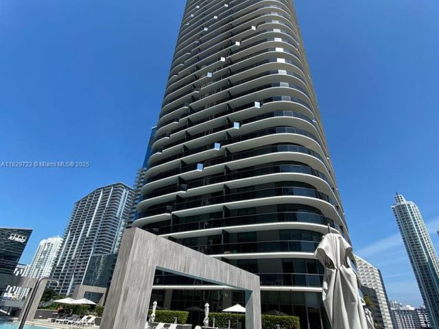 Квартира в аренду номер1706 - фото 6219651