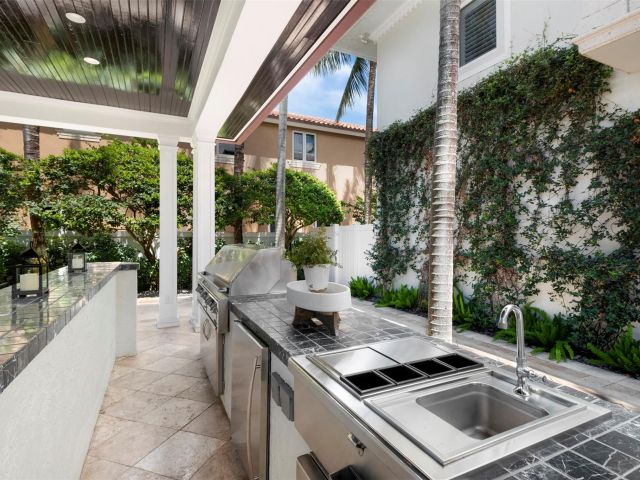 Продажа дома по адресу 15 PELICAN DR - фото 6231556