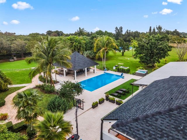 Дом в аренду по адресу 14875 SW 212th St - фото 6227138