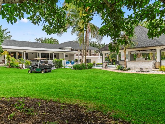 Дом в аренду по адресу 14875 SW 212th St - фото 6227143