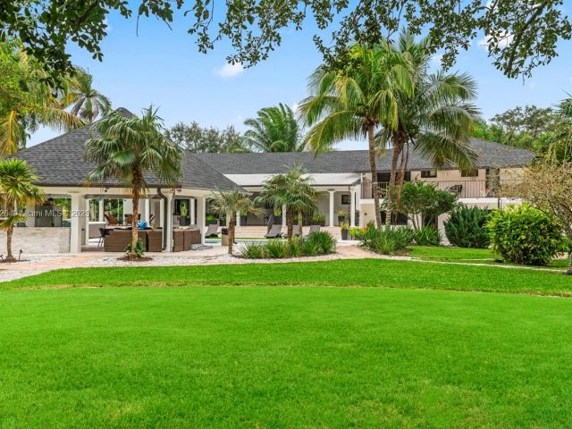 Дом в аренду по адресу 14875 SW 212th St - фото 6227145