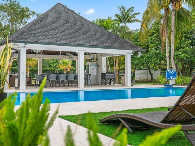 Дом в аренду по адресу 14875 SW 212th St - фото 6227147