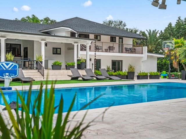 Дом в аренду по адресу 14875 SW 212th St - фото 6227149