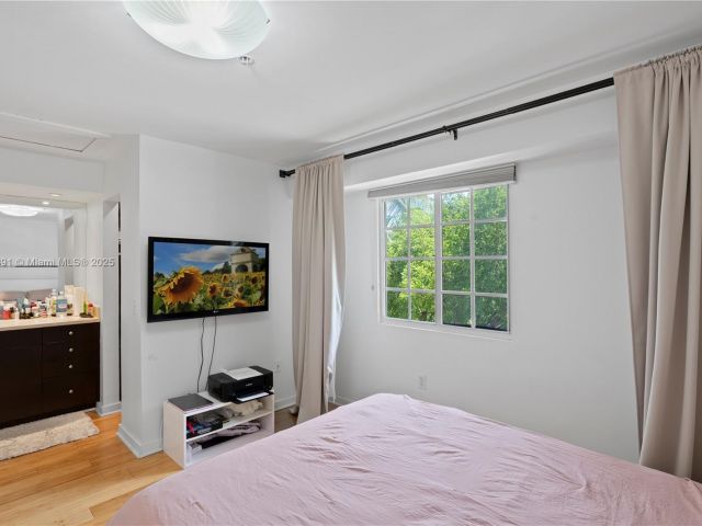 Продажа дома по адресу 2811 NE 185th St 804 - фото 6218282