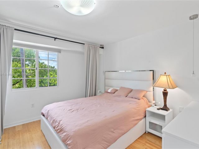 Продажа дома по адресу 2811 NE 185th St 804 - фото 6218283