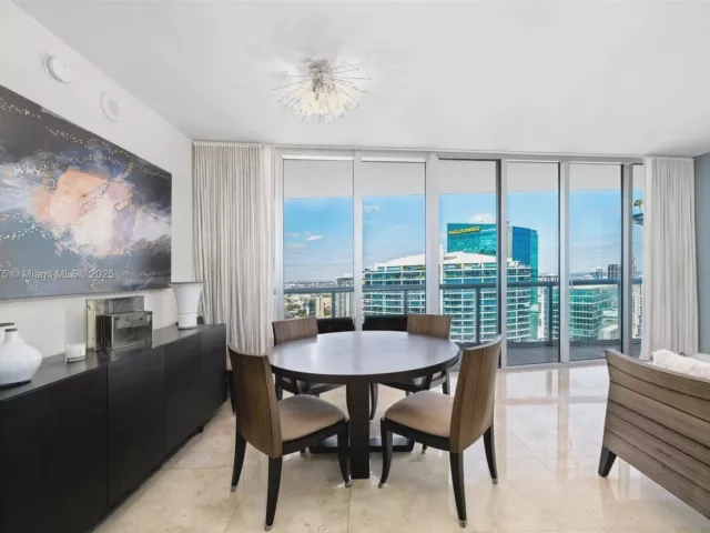 Продажа квартиры #5302 - фото 6219800