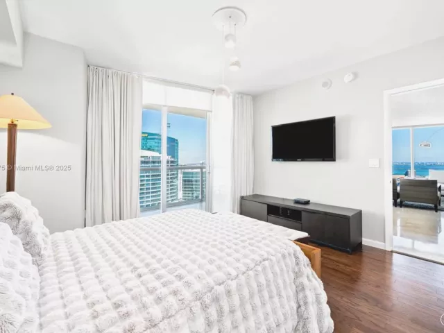 Продажа квартиры #5302 - фото 6219802