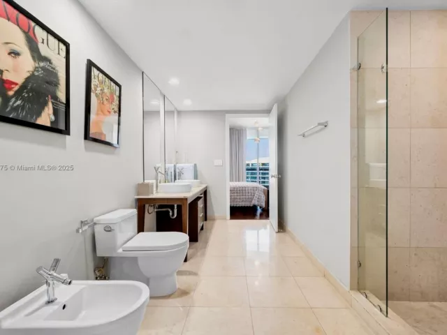 Продажа квартиры #5302 - фото 6219794