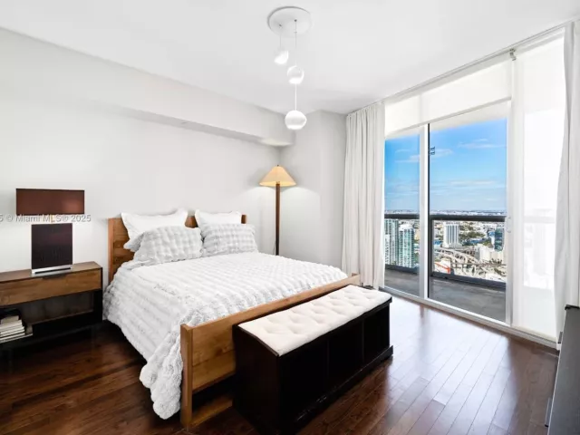 Продажа квартиры #5302 - фото 6219795