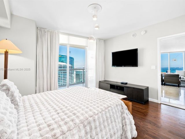 Продажа квартиры #5302 - фото 6219802