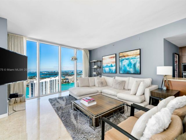 Продажа квартиры #5302 - фото 6219803